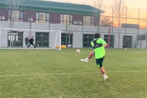 网友怒赞：张稀哲的射门脚法控制在国内仍属顶尖