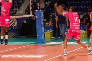 街头采访凯蜜：凯尔特人球队最讨厌的球队是？