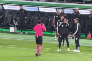 这是谁的青春？03/04赛季曼联的训练片段！年轻的C罗！