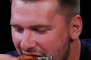 东契奇：大伙今天来看看我尝试不同辣度的鸡翅~