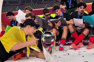 葡萄牙小孩哥们上课，顺便拿个世界杯冠军