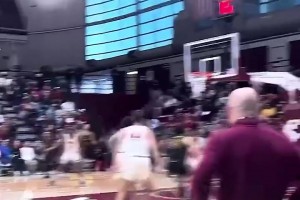 后来的事没人能想到！14年周琦在中国男篮首秀，实在太惊艳了！