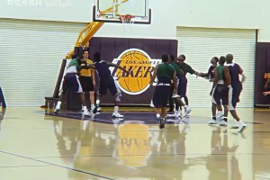 有迹可循！韦德回忆雷阿伦13年关键三分：他平常一直做这种训练！