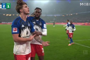 伊布附体惊艳脚法！汉堡铁闸武什科维奇神级蝎子摆尾破门！