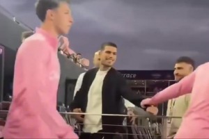 巨星球迷！跟随阿尔卡拉斯一起来记录迈阿密夺冠的夜晚！