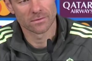 梅西赛前表示我来自纽维尔老男孩，小球员先是高喊梅西，接着唱歌