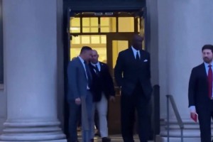 第七天庭审结束，乔丹离开法院！