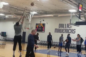 黑色是一种最有态度的颜色，NBA球星穿搭秀吧友们觉得谁最酷？