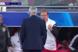 本菲卡1-0领先那不勒斯！伊万诺维奇头球摆渡，里奥斯垫射破门！