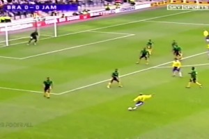 手刃旧主！名场面：苏亚雷斯冷静调整攻破巴萨球门！