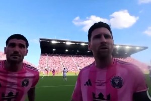 憨憨的！你听过梅西说英语吗？裁判镜头记录下了这一刻