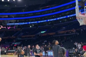 即将复出！文班亚马昨天赛前的热身投篮！这命中率！！