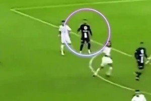 拉莫斯：梅西，传球给我！梅西：给你