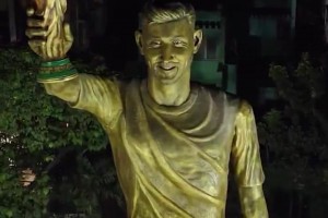 印度建超21米高梅西世界杯捧杯雕像！梅西印度行将亲自揭幕！