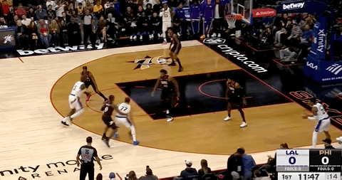 湖人首战东契奇先拔头筹