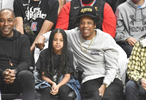 Jay-Z携女BlueIvy现身湖人马刺比赛场边